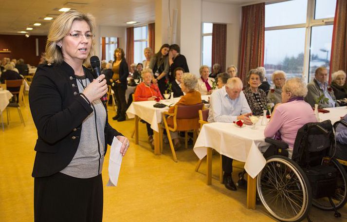Guðrún Ágústa Guðmundsdóttir er bæjarstjóri í Hafnarfirði þar sem gjöld fyrir sorpeyðingu hækka um áramót.