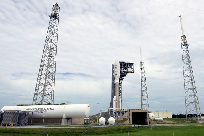 Eldflaug United Launch Alliance á skotpalli í Flórída.