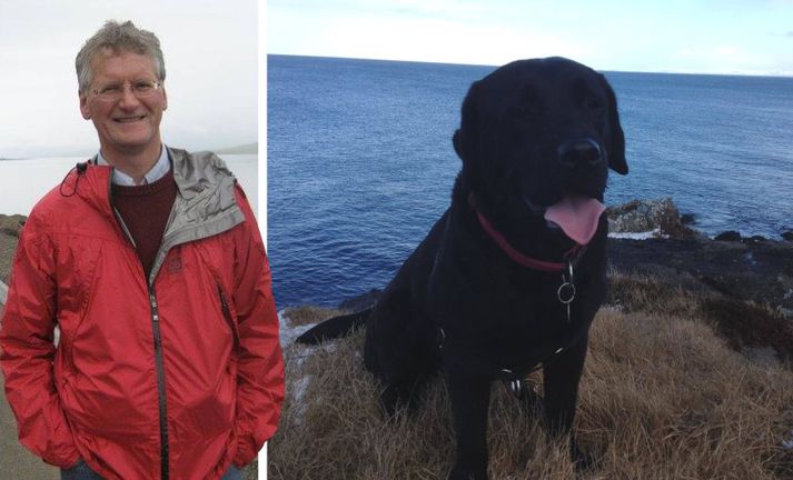 Tíkin Tinna liggur nú þungt haldin eftir að hafa japlað á kannabisplöntu. Eigandinn telur víst að hún hafi fengið eitrunareinkenni vegna þess.