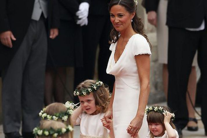 Philippa Middleton var glæsileg sem fyrsta brúðarmær í konunglega brúðkaupinu og vakti athygli kjóll hennar athygli sem beindist einkum að afturhluta Pippa sem hefur eignast fjöldan allann af aðdáendum á internetinu.