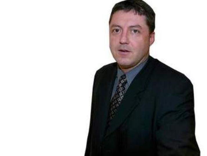 Sigurður Valtýsson og 
Erlendur Hjaltason. 
Forstjórar Existu færðu báðir íbúðarhús sín á eiginkonurnar í kringum bankahrunið. Það sama gerðu margir háttsettir starfsmenn Kaupþings.