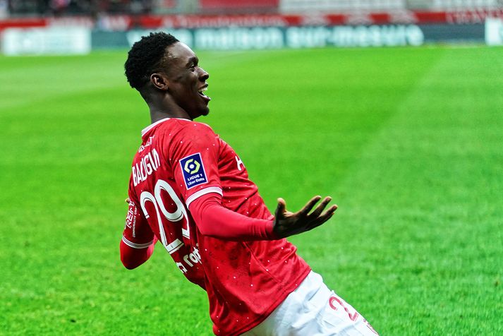 Folarin Balogun fagnar einu marka sinna fyrir Stade de Reims.