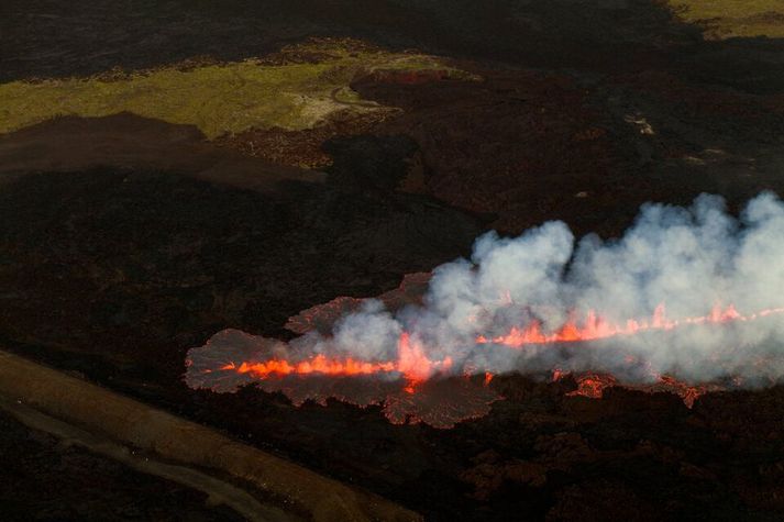 Ellefta eldgosið á örfáum árum hófst í morgun.