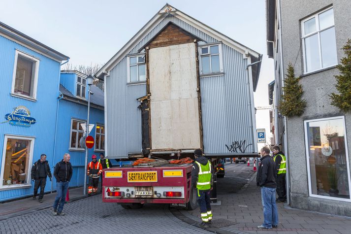 Hús sem áður stóð á Vegamóta­­stíg 9 var flutt í burtu fyrr á þessu ári.