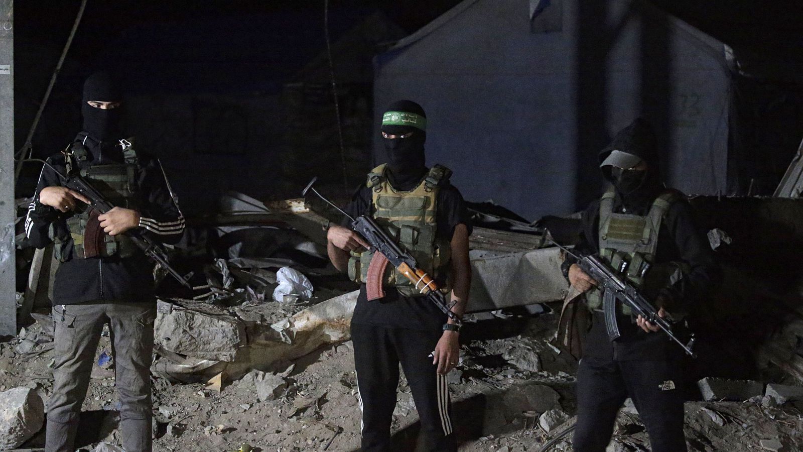 Hamas að­eins skilað tveimur líkum til við­bótar en ekki sagðir hafa svikið sam­komu­lag