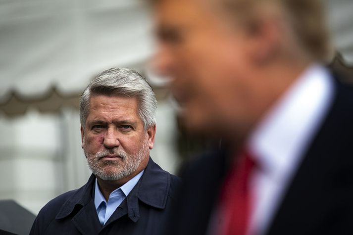 Bill Shine hefur ákveðið að segja af sér úr starfsliði Donald Trump