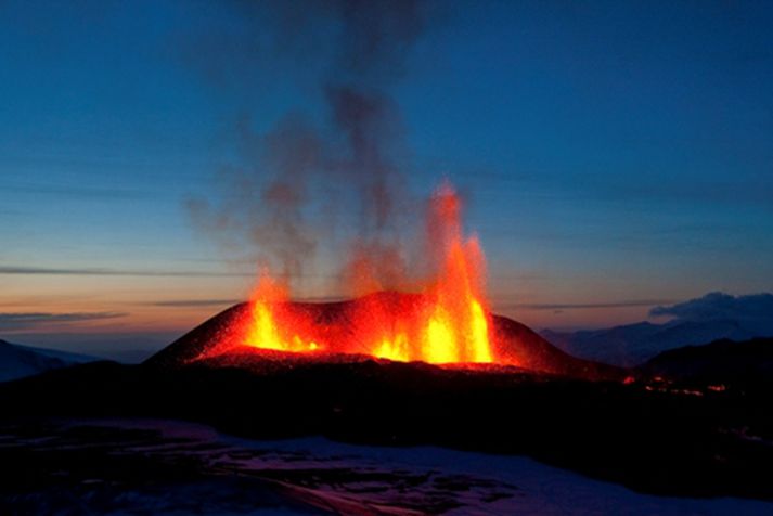Það kostar 6 milljónir vikulega að gæta gosstöðvanna.