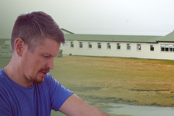 Jóhannes Tryggvi hefur verið að taka á móti fólki og meðhöndla það inni í fangelsinu á Kvíabryggju.