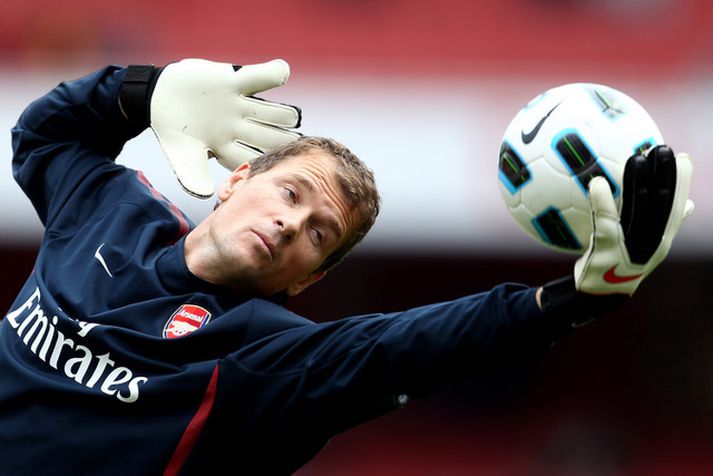 Jens Lehmann er kominn aftur í Arsenal-búninginn.