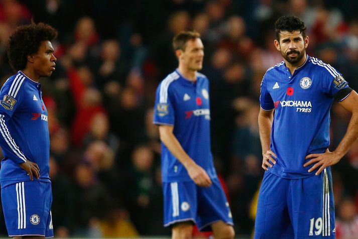 Chelsea-menn taka miðju eftir að fá á sig sigurmarkið gegn Stoke.