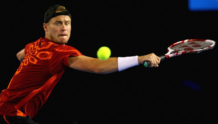 Lleyton Hewitt er vel studdur af heimamönnum.