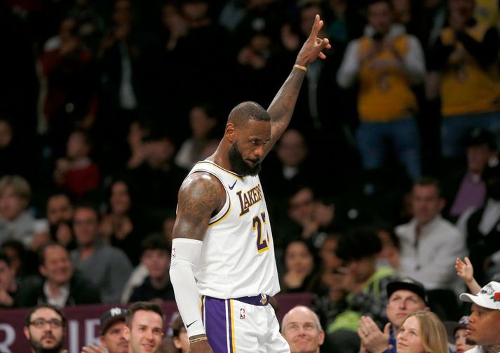 LeBron James var vel fagnað í New York í gær og þakkaði fyrir sig.