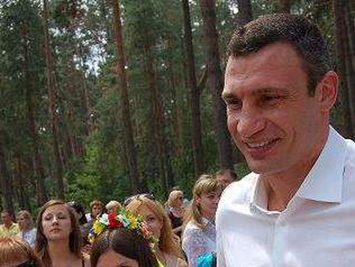 Vitaly Klitschko úkraínski þungavigtarhnefaleikarinn er einn dyggasti stuðningsmaður SOS-barnaþorpanna í Úkraínu.