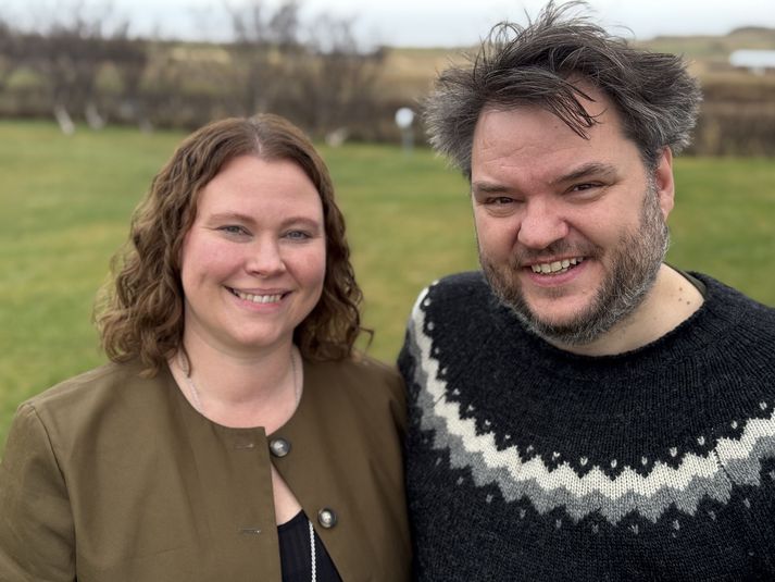 Líney og Svavar Knútur hafa átt óvæntar gæðastundir sem hjón í vinnuferðum sínum út á land. 