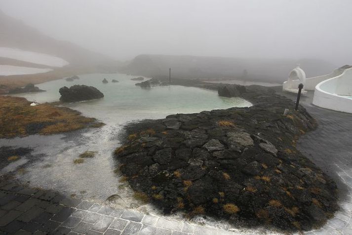 Við Skíðaskálann í Hveradölum er talsverður jarðhiti.