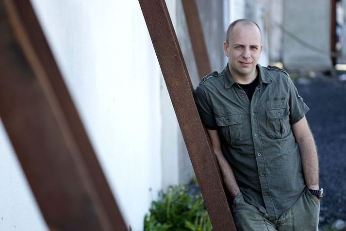 Pétur Jónsson hjá Medialux samdi lagið "Betri en þú“ fyrir þau Bógó og Lóló. Lagið er hluti af auglýsingaherferð karla- og kvennalandsliðanna í handknattleik.