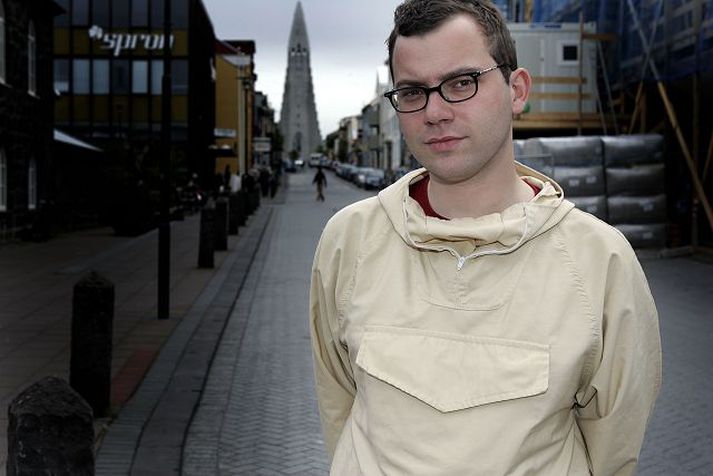 Bókaútgefandi Hugleikur er í samkeppni við sjálfan sig.
