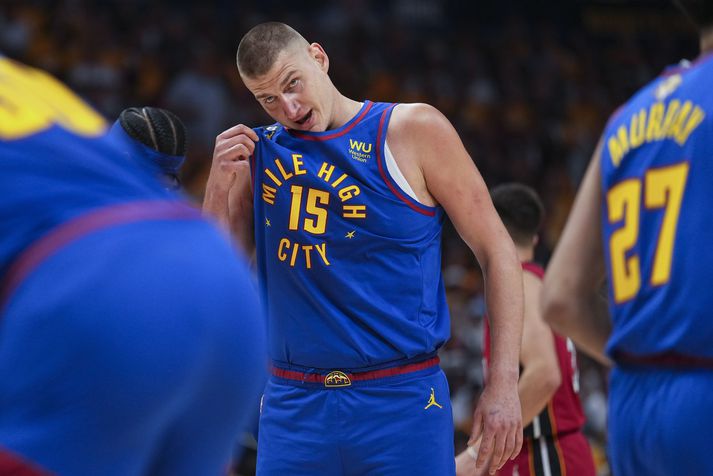 Nikola Jokic var frábær í öruggum sigir Denver Nuggets á Miami Heat í úrslitaeinvígi NBA í nótt.