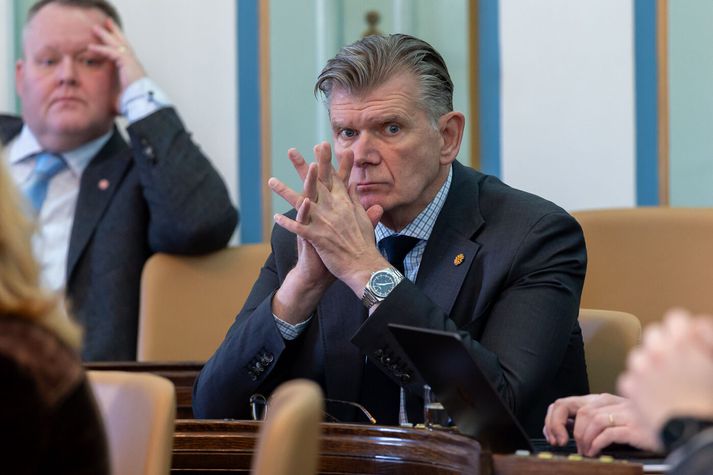 Grímur segir erfið sjónarmið takast á í málinu. Það þurfi að uppfylla skyldur Schengen-samstarfsins en einnig að gæta mannúðar. 