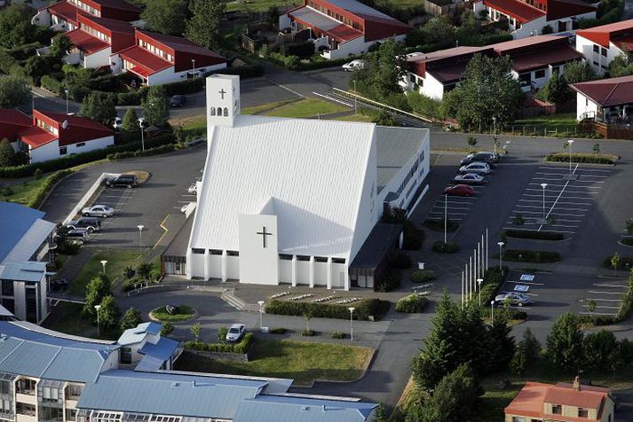 Formaður sóknarnefndar Garðasóknar segir bæjaryfirvöld fá ítarlegar upplýsingar um hvernig styrkfé úr bæjarsjóði er varið.