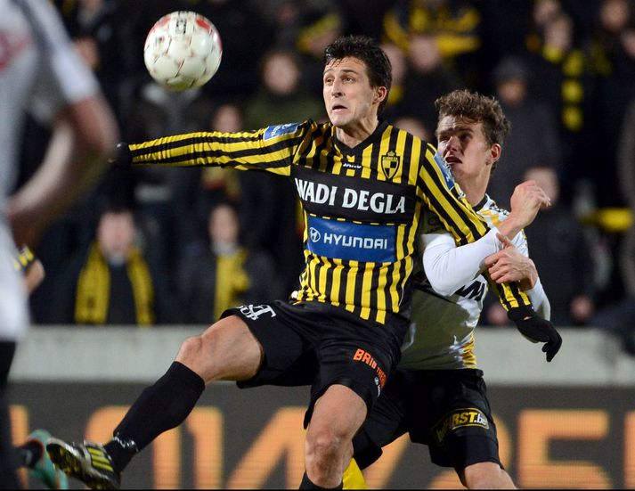 Alexander Scholz, til hægri, í leik með Lokeren fyrr í þessum mánuði.