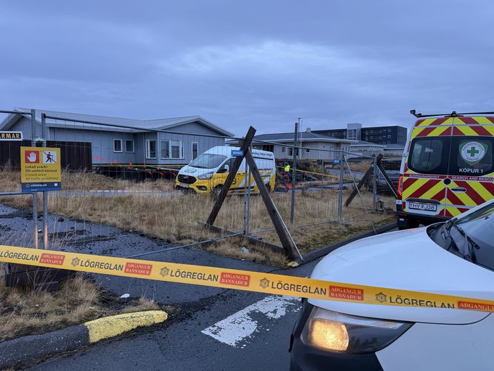 Leitarsvæðið er girt af. 