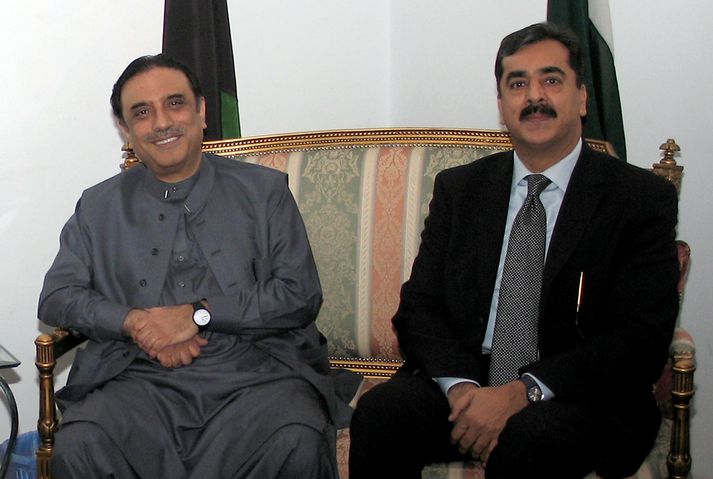 Asif Ali Zardari (tv) ásamt Yusuf Raza Gillani.