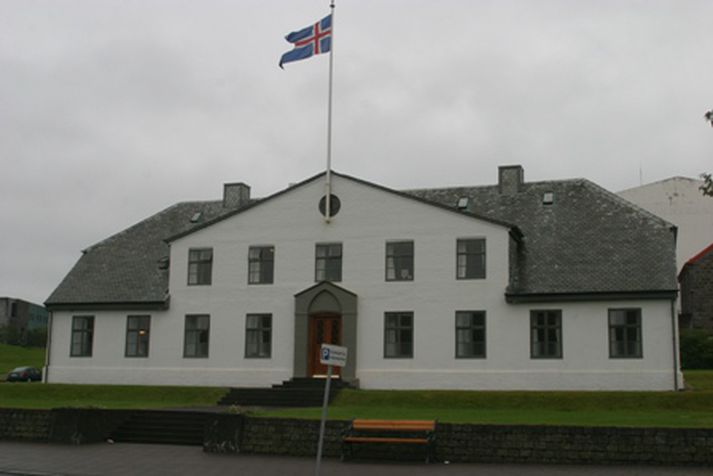 Meirihluta ráðuneyta í öllum ráðuneytum er stýrt af körlum. 