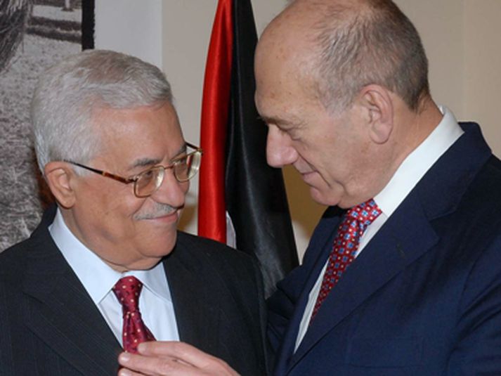 Abbas og Olmert ræðast við í Jerúsalem fyrr í dag.