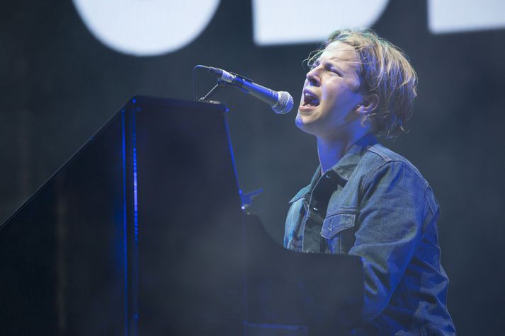 Tom Odell er, auk þess að vera söngvari og lagahöfundur, fær píanóleikari og nam píanóleik lengi vel.