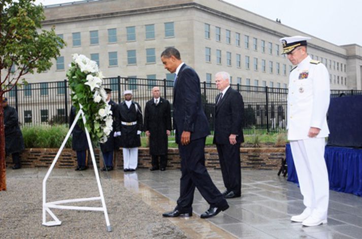 Barack Obama bandaríkjaforseti var viðstaddur minningarathöfn við Pentagon í dag.