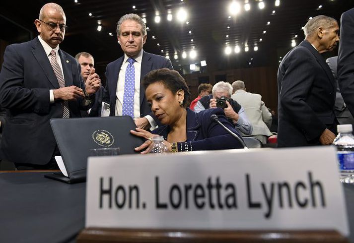 Loretta Lynch svarði spurningum þingnefndar í gær.