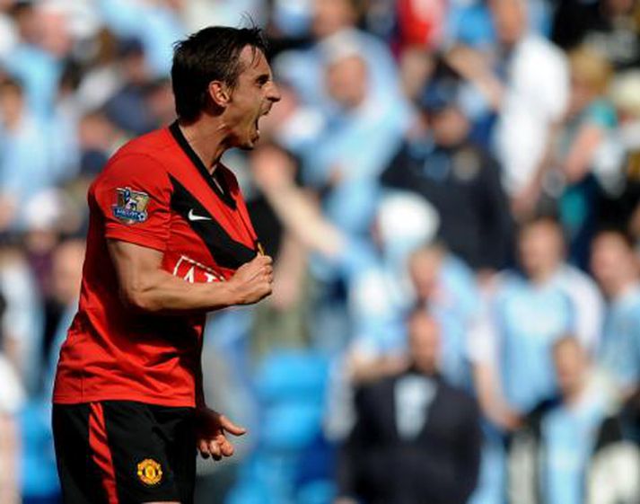 Gary Neville í besta skapi eftir sigurinn gegn Manchester City á dögunum.