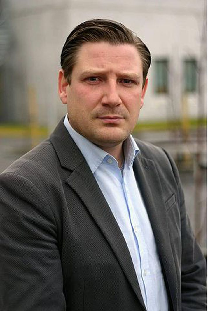 Ársæll Valfells Novator.