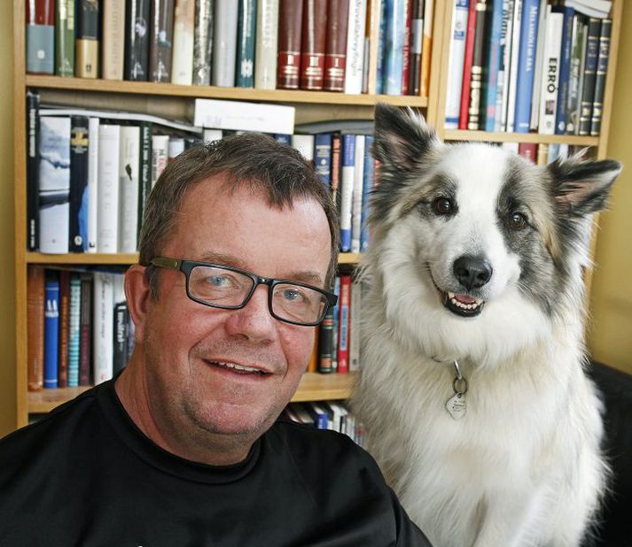Sigurjón Magnús Egilsson ásamt hundi sínum Garpi.