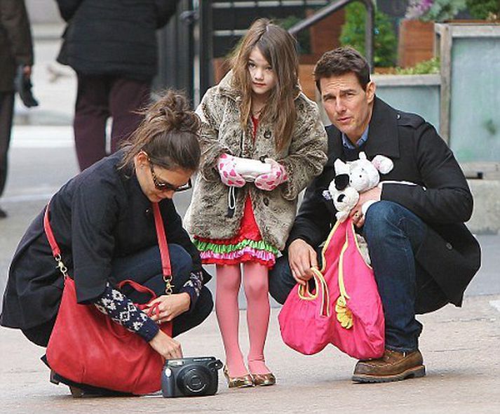 Tom Cruise með eiginkonunni Katie Holmes og stelpunni þeirra Suri.