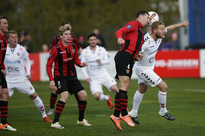 Igor Taskovic og Haukur Páll Sigurðsson eigast við.