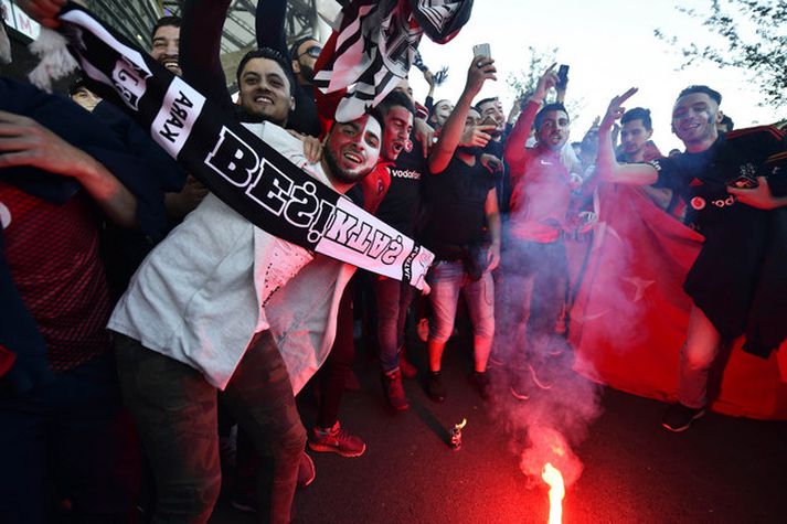 Stuðningsmenn Besiktas voru með skrílslæti í kvöld.
