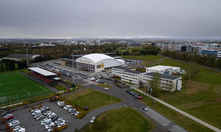 Mjög fjölmennir tónleikar fóru fram í Laugardalshöll í gær á vegum þáttastjórnenda FM95Blö. Það eru Auðunn Blöndal, Egill Einarsson, eða Gillz, og Steinþór Hróar Steinþórsson, eða Steindi Jrr. 