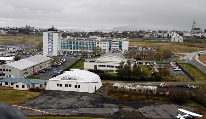 Upplýsingafulltrúi Isavia segist eiga bágt með að trúa því að flugumferðarstjórar vilji ekki manna aukavaktir vegna kjarabaráttu sinnar.