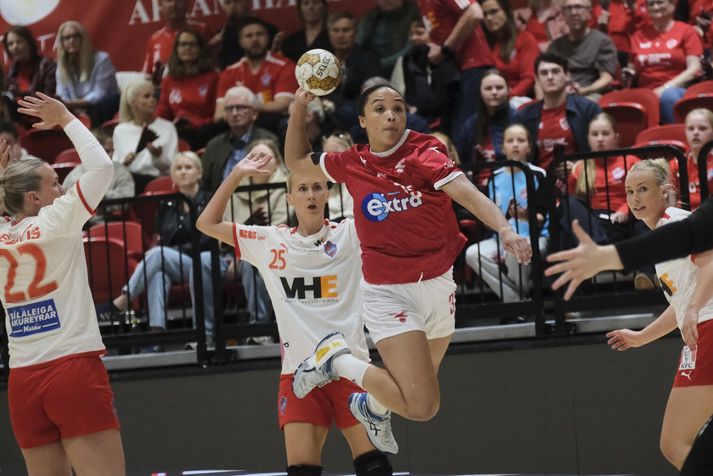 Lovísa Thompson skoraði fimm mörk í kvöld.