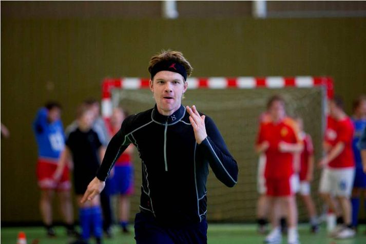 Á ennisbandi Kristjáns sést vel hver eftirlætis íþróttamaður hans er, sjálf körfuknattleiksgoðsögnin Michael Jordan. „Það verður aldrei neinn betri en Jordan. Taktarnir hans voru rosalegir,“ segir Kristján, sem hætti nánast að fylgjast með NBA-deildinni í körfubolta þegar Jordan lagði skóna á hilluna.