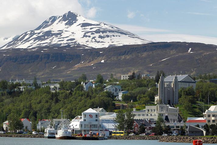 Lögreglan á Akureyri handtók manninn.