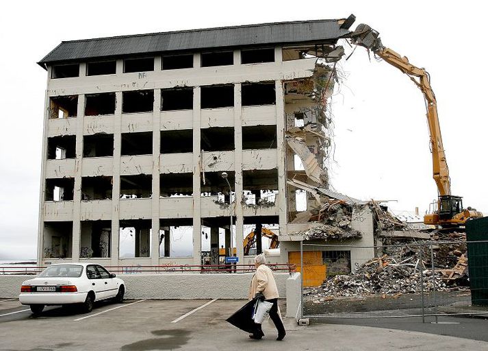 Þegar höfuðstöðvar Lýsis voru rifnar árið 2006 stóð til að byggja þar fjölbýlishús og hjúkrunarheimili. fréttablaðið/gva
