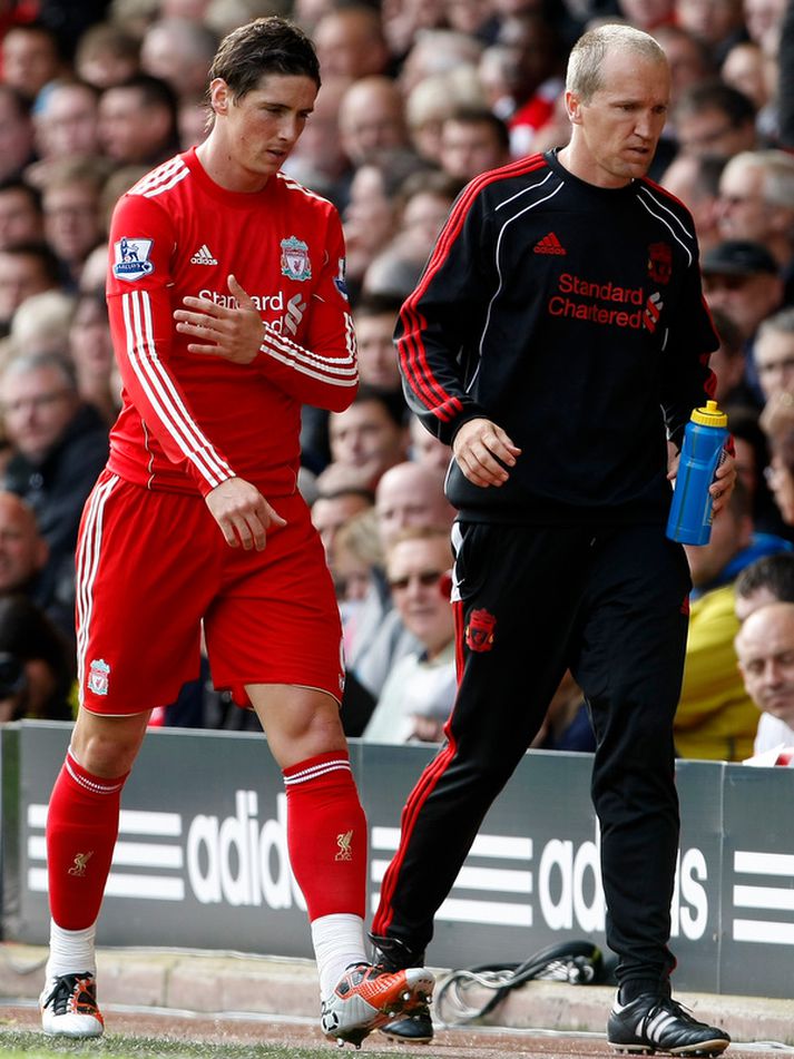 Fernando Torres haltrar útaf.