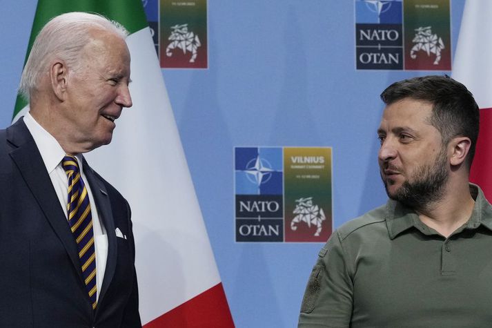 Joe Biden Bandaríkjaforseti átti einkafund með Volodymyr Zelensky þar sem hann lýsti því yfir að aðild Úkraínu að NATO væri bara tímaspursmál. Vel fór á með forsetunum tveimur.