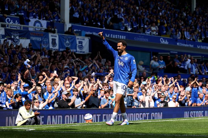 Iliman Ndiaye skoraði bæði mörkin í leiknum, síðustu mörkin sem karlalið Everton mun skora í Guttagarði. 