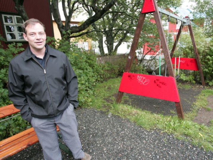 Örn Ægisson á húsið sem brotist var inn í.