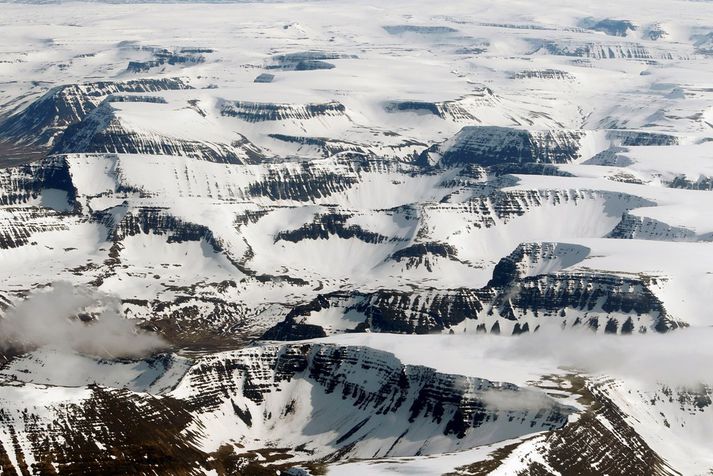 Línur á Vestfjörðum hafa verið undir miklu vindálagi í gær og í morgun.