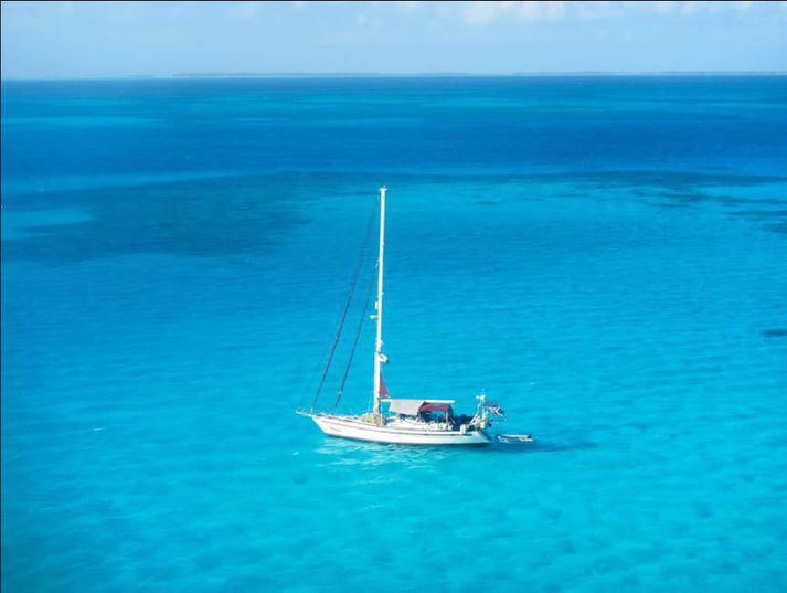 Myndin var tekin í hnattreisunni en þarna er skútan á Indlandshafi.